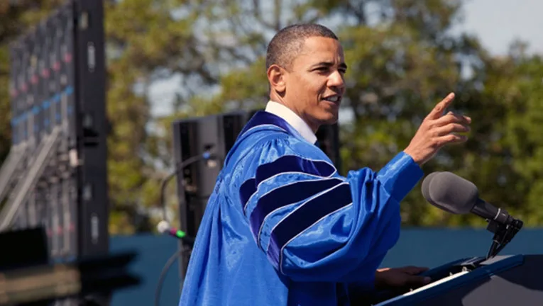 Obama delivers the commencement speech at Hampton University